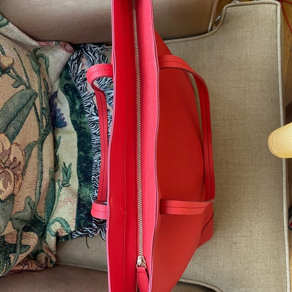 ‘Forever 21’ Sturdy and Roomy Red Tote - Picture 8 of 10